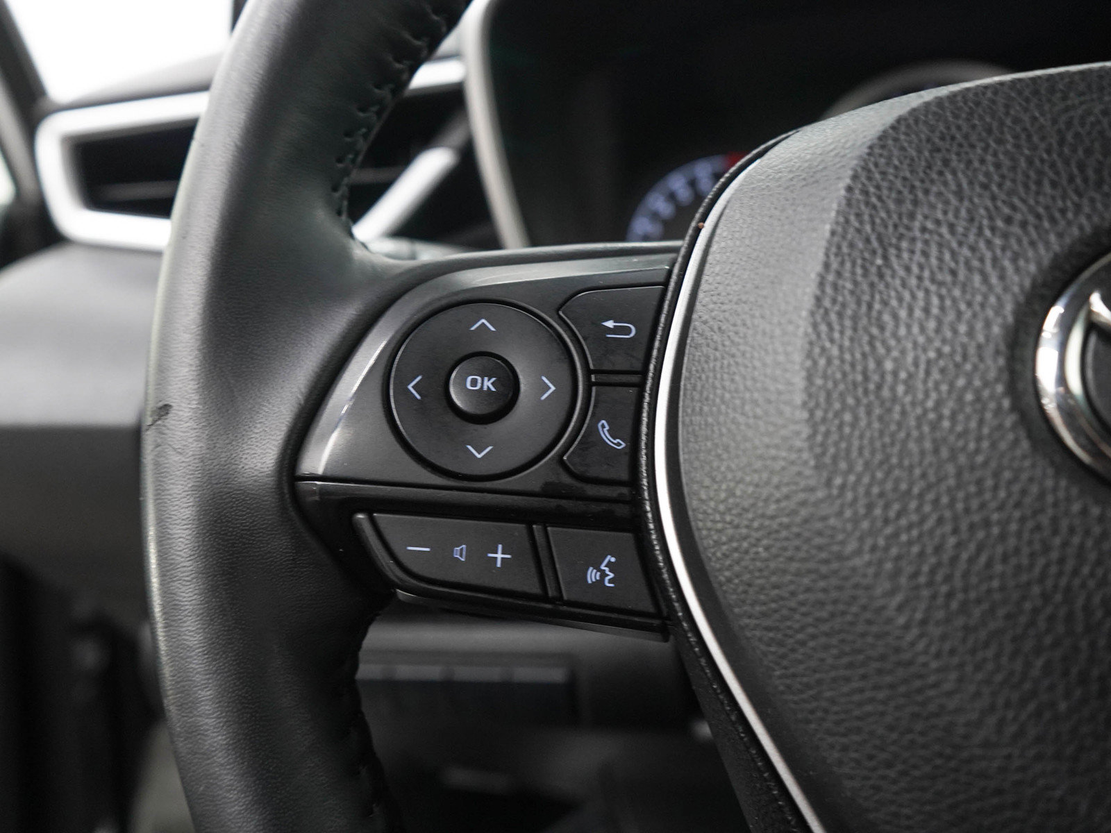 Used 2019 Toyota Corolla SE FWD image 23
