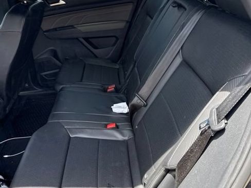 Used 2023 Volkswagen Atlas Cross Sport SE FWD image 8