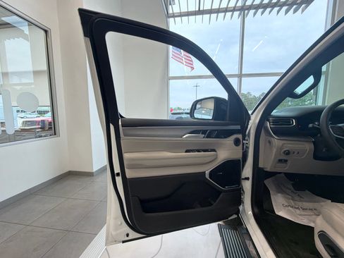 New 2026 Jeep Grand Wagoneer Limited AWD/4WD image 54