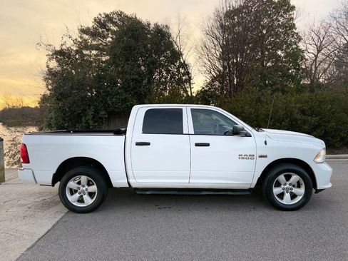 Used 2015 RAM 1500 Express image 12