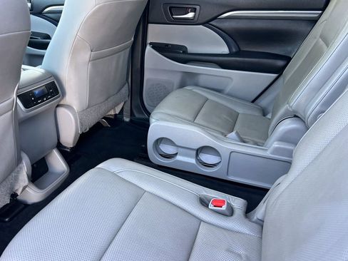 Certified 2019 Toyota Highlander Limited w/ Carpet Mat Package (TMS) AWD/4WD image 14