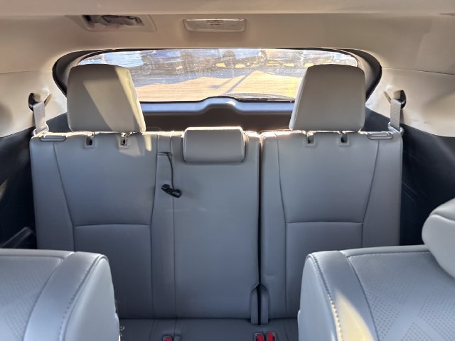 Used 2022 Toyota Highlander Platinum AWD/4WD image 25