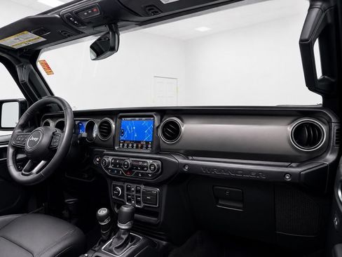 Used 2023 Jeep Wrangler Unlimited w/ Sun & Screen Package AWD/4WD image 27