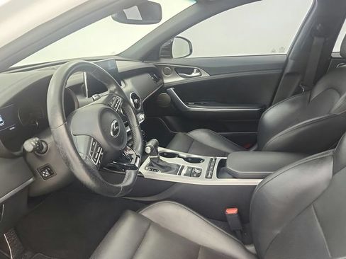 Used 2021 Kia Stinger GT1 RWD image 9