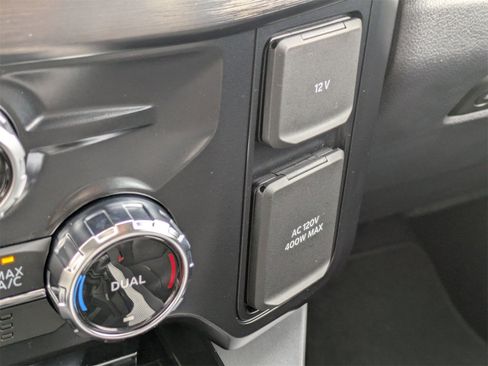 New 2025 Ford F250 Lariat w/ Black Appearance Package image 23