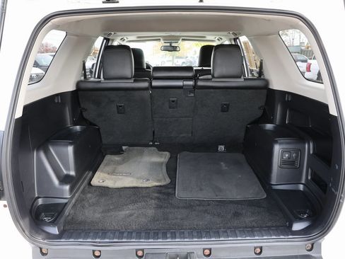 Used 2018 Toyota 4Runner SR5 Premium image 11