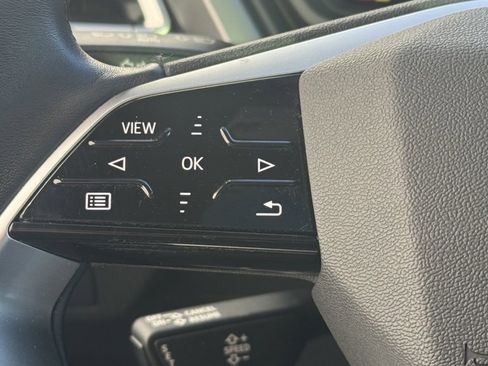 Used 2023 Audi Q4 e-tron Premium image 22