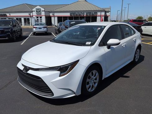 Certified 2025 Toyota Corolla LE FWD image 3