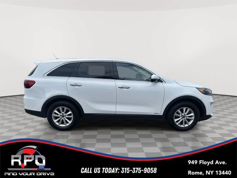 Used 2019 Kia Sorento AWD image 6