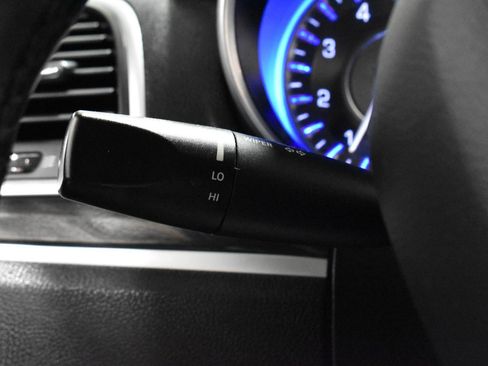 Used 2019 Chrysler 300 Touring L w/ Quick Order Package 22F image 12