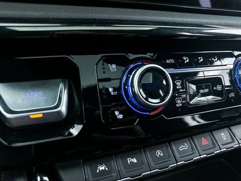 Used 2023 GMC Sierra 1500 AT4 w/ AT4 Preferred Package image 28