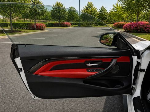 Used 2018 BMW M4 Coupe RWD image 26