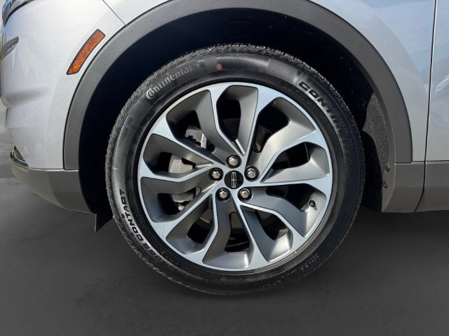 Used 2023 Lincoln Nautilus Reserve AWD/4WD image 7