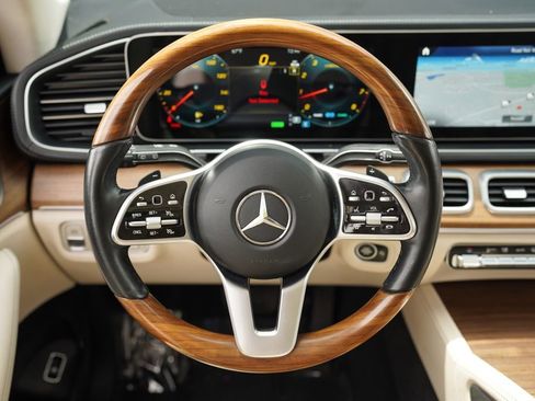 Used 2023 Mercedes-Benz GLS 450 4MATIC image 25