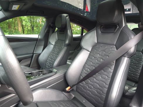 Used 2024 Audi e-tron GT Premium Plus w/ Performance Package image 13