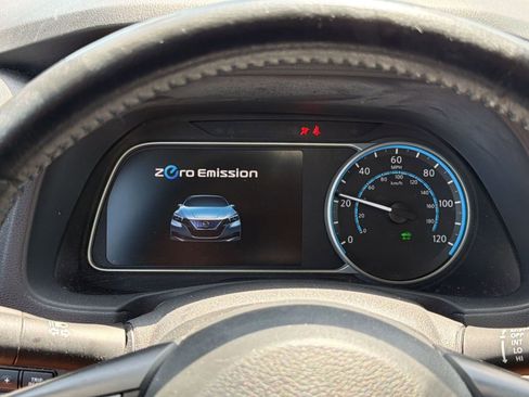 Used 2019 Nissan Leaf SV Plus w/ SV Plus Technology Package FWD image 19