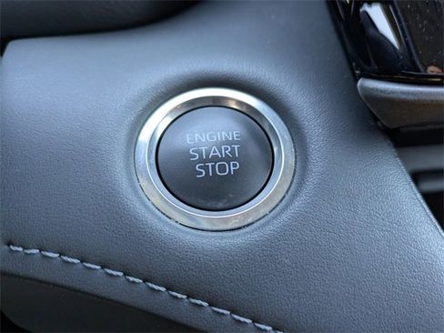 Used 2024 Toyota Highlander XLE image 33