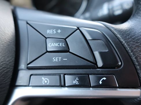 Used 2019 Nissan Rogue S AWD/4WD image 30