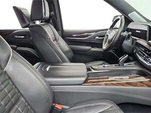 Used 2021 Cadillac Escalade Premium Luxury Platinum w/ Heavy-Duty Trailer Package image 24