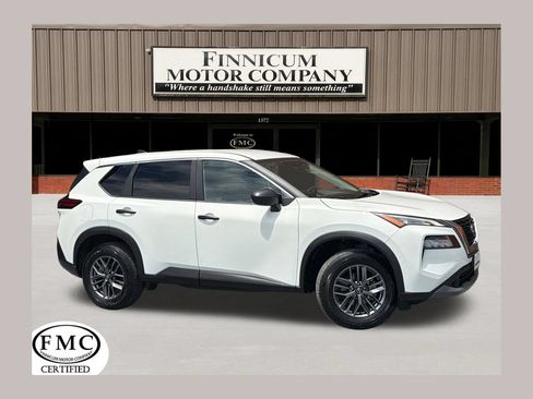 Used 2023 Nissan Rogue S AWD/4WD image 1