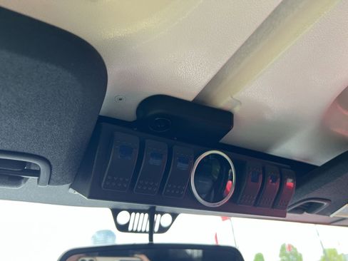 Used 2016 Jeep Wrangler Unlimited Rubicon AWD/4WD image 27
