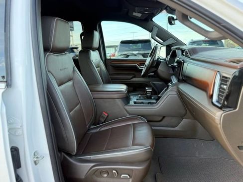 Used 2023 GMC Sierra 1500 Denali w/ Technology Package AWD/4WD image 22