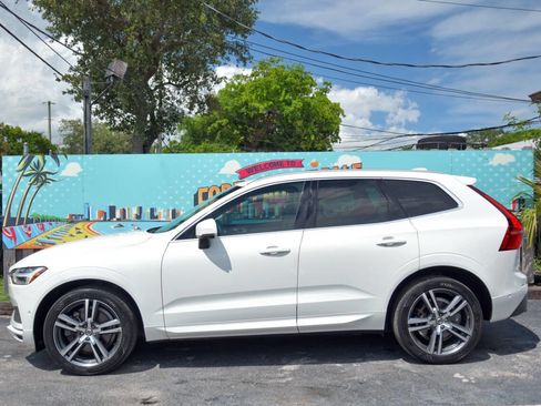 Used 2019 Volvo XC60 T6 Momentum w/ Multimedia Package image 5