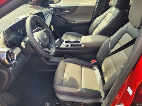 New 2026 Chevrolet Equinox LT w/ Convenience Package II image 8