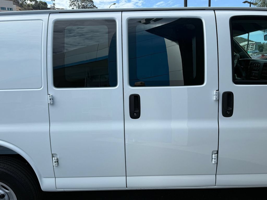 Used 2025 GMC Savana 2500 w/ Driver Convenience Package RWD image 10