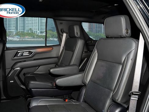 Used 2025 GMC Yukon Denali AWD/4WD image 17