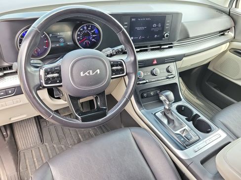 Used 2022 Kia Carnival LX FWD image 9