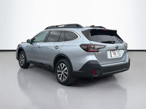 Used 2022 Subaru Outback Premium image 5