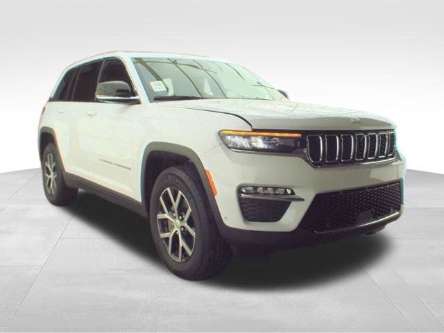 Used 2024 Jeep Grand Cherokee Limited w/ Luxury Tech Group II AWD/4WD image 2