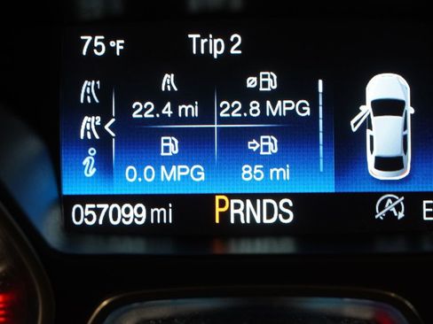 Used 2018 Ford Escape Titanium w/ Ford Safe & Smart Package AWD/4WD image 5
