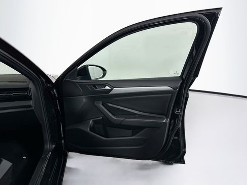 Used 2025 Volkswagen Jetta Sport FWD image 30