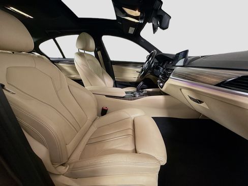 Used 2017 BMW 540i RWD image 29
