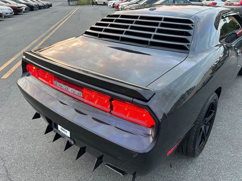 Used 2012 Dodge Challenger R/T image 16