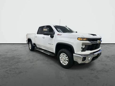 Used 2024 Chevrolet Silverado 2500 LT image 5