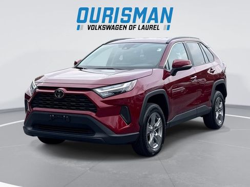 Used 2025 Toyota RAV4 XLE FWD image 1