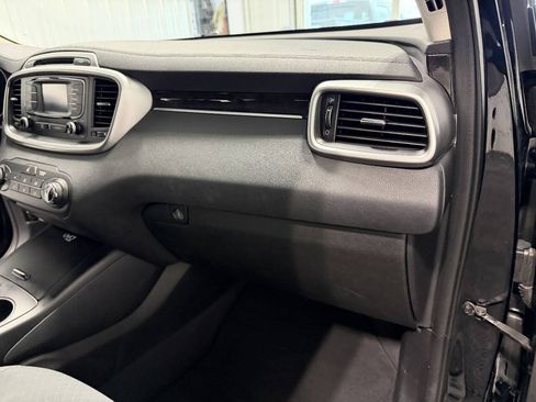 Used 2016 Kia Sorento LX AWD/4WD image 17