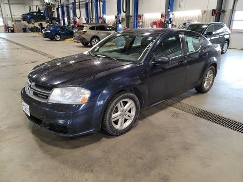 Used 2011 Dodge Avenger Mainstreet image 3