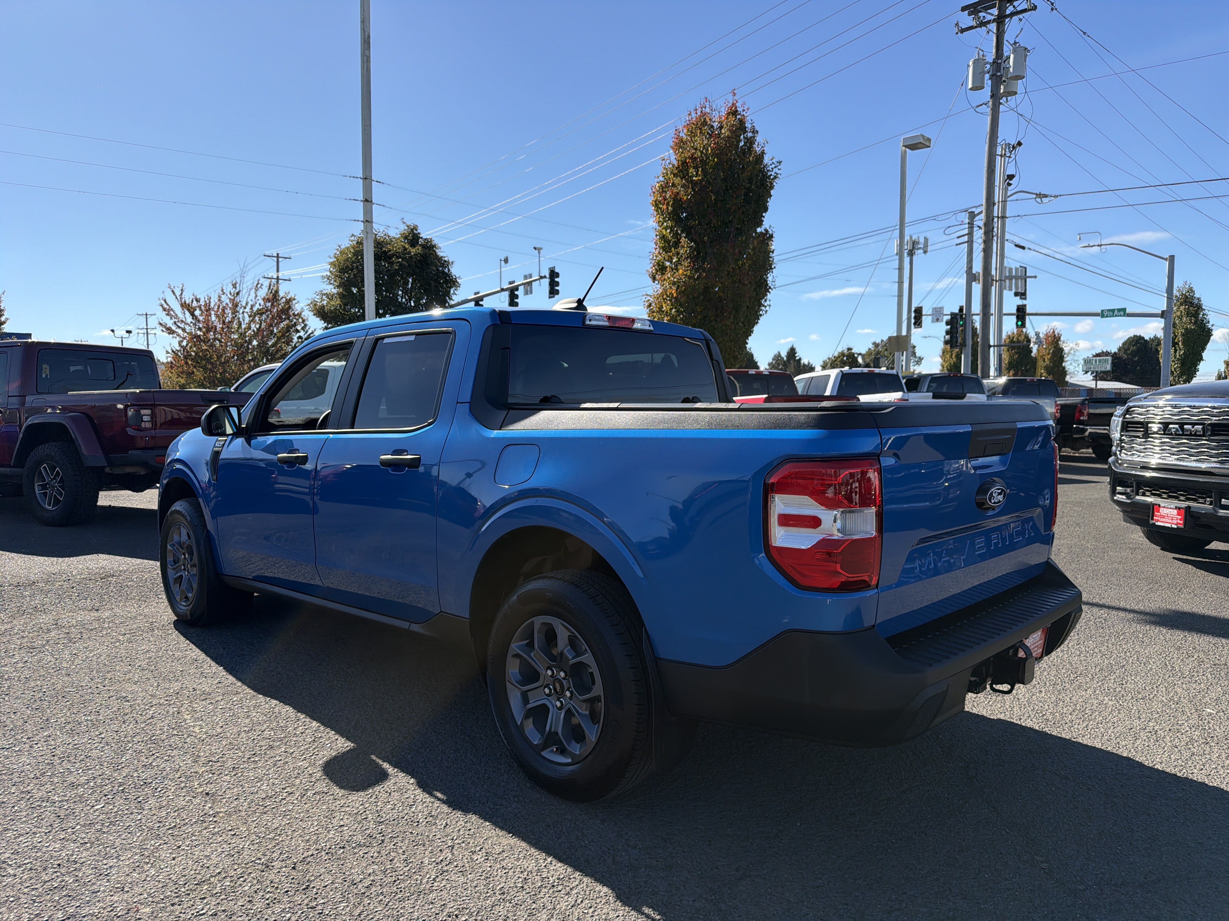 Used 2025 Ford Maverick XLT w/ Equipment Group 302A AWD/4WD image 3
