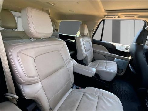 Used 2022 Lincoln Navigator Reserve AWD/4WD image 29
