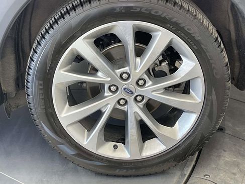 Used 2021 Ford Explorer Platinum w/ Equipment Group 601A AWD/4WD image 12