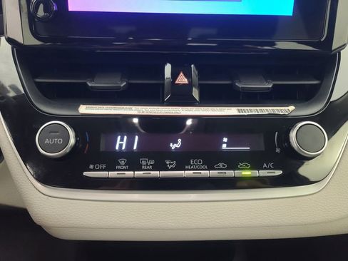 Used 2023 Toyota Corolla LE image 35