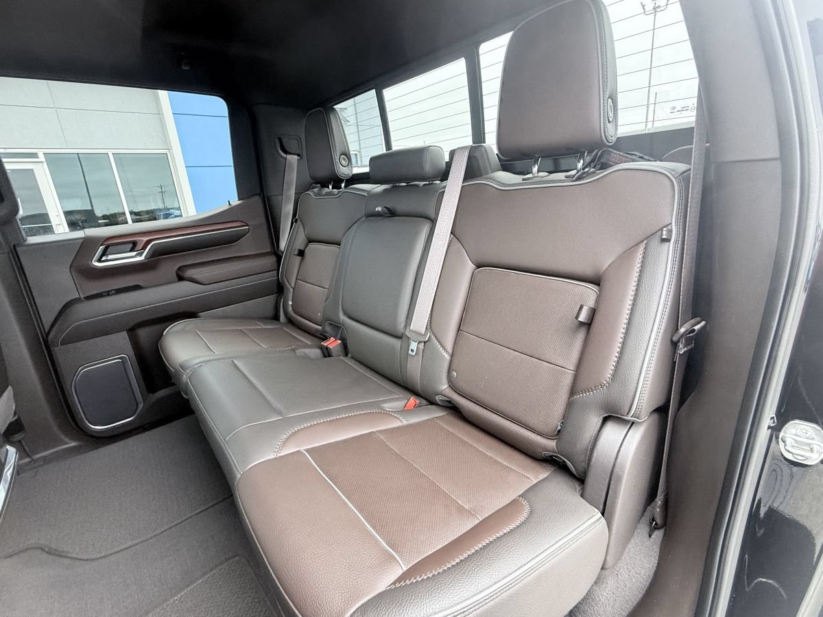Used 2023 GMC Sierra 1500 Denali w/ Denali Reserve Package AWD/4WD image 15