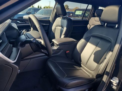 New 2026 Jeep Grand Cherokee L Limited RWD image 22