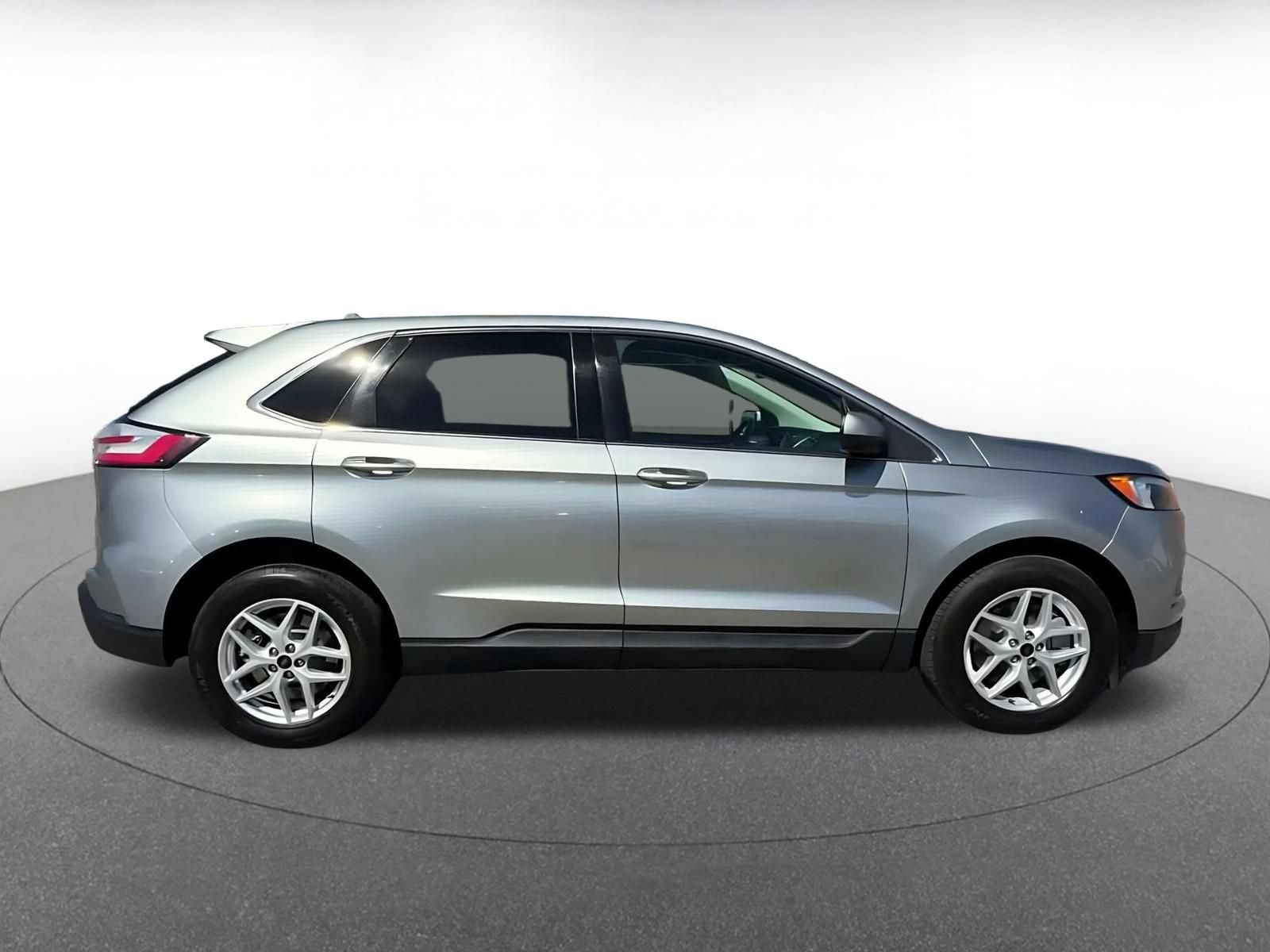 Used 2024 Ford Edge SEL AWD/4WD image 15