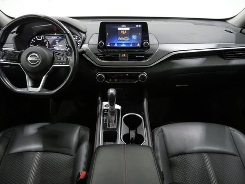 Used 2025 Nissan Altima 2.5 SR FWD image 9