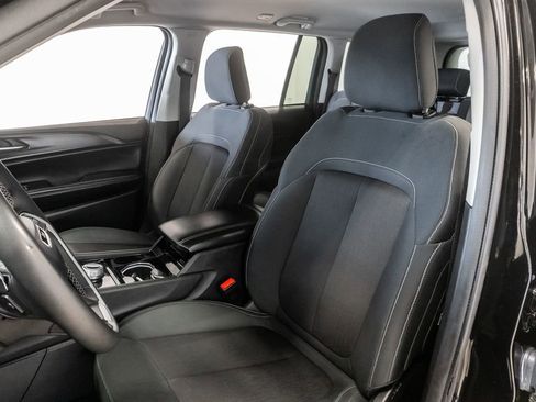 Used 2023 Jeep Grand Cherokee Laredo AWD/4WD image 9